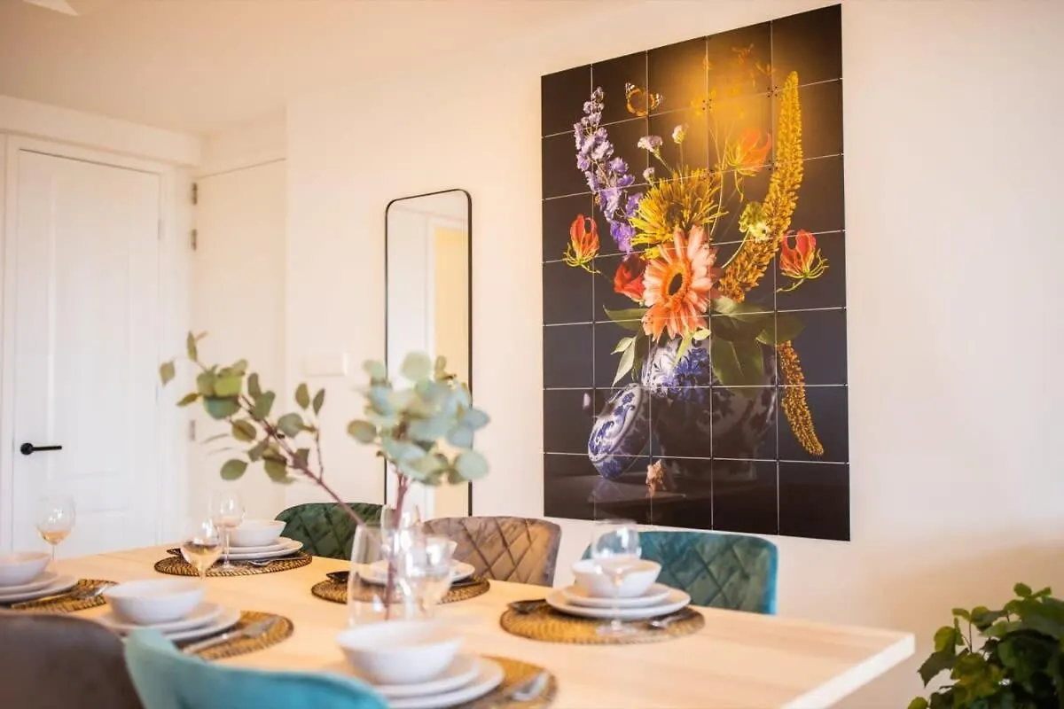 Grandly 3 Bedroom Serviced Apartment 83M2 -Nb306G- Rotterdam 0*,  Netherlands