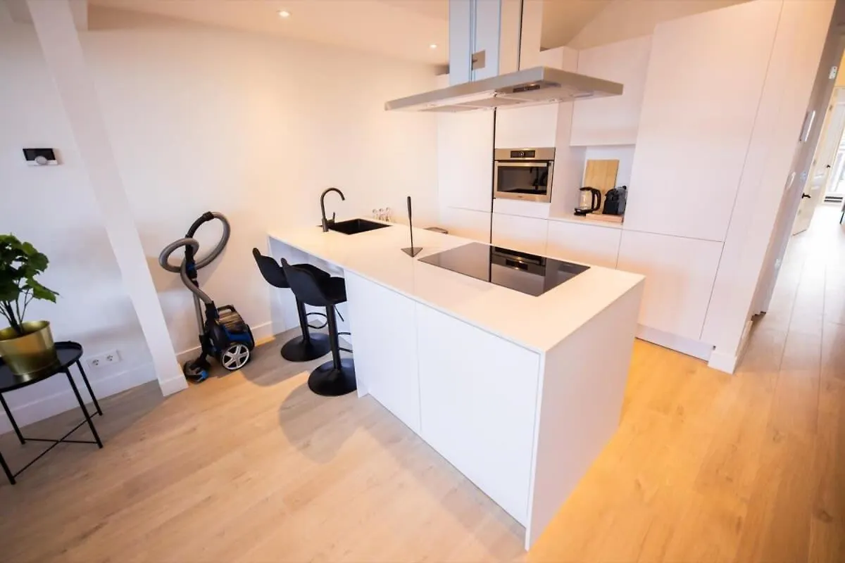 Grandly 3 Bedroom Serviced Apartment 83M2 -Nb306G- Rotterdam 0*,