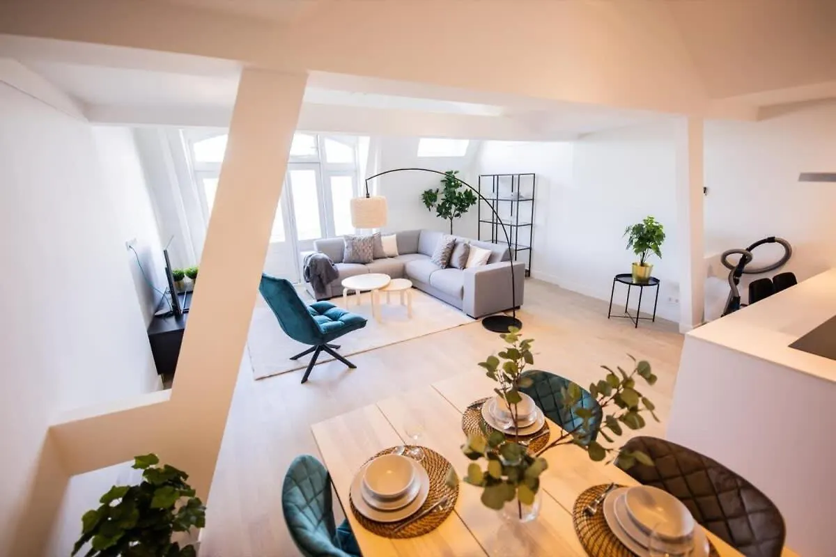 Grandly 3 Bedroom Serviced Apartment 83M2 -Nb306G- Rotterdam Holiday home