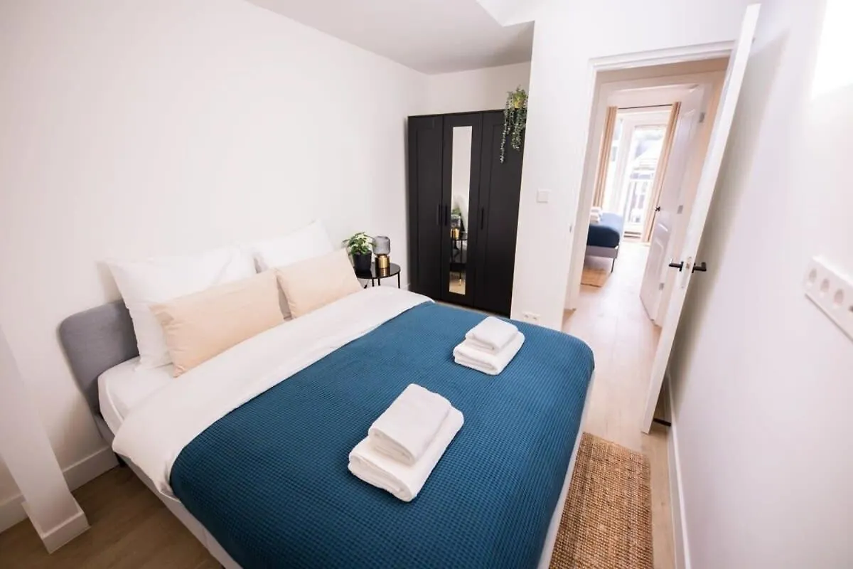 Holiday home Grandly 3 Bedroom Serviced Apartment 83M2 -Nb306G- Rotterdam Netherlands