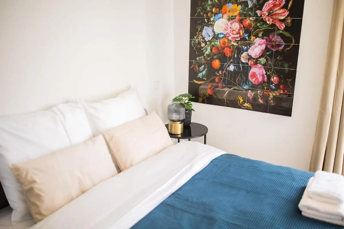 Grandly 3 Bedroom Serviced Apartment 83M2 -Nb306G- Rotterdam 0*,