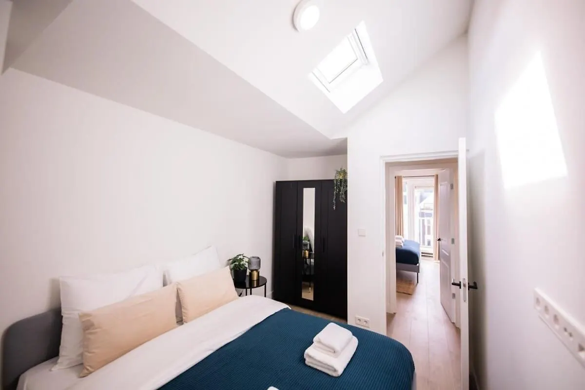 Grandly 3 Bedroom Serviced Apartment 83M2 -Nb306G- Rotterdam